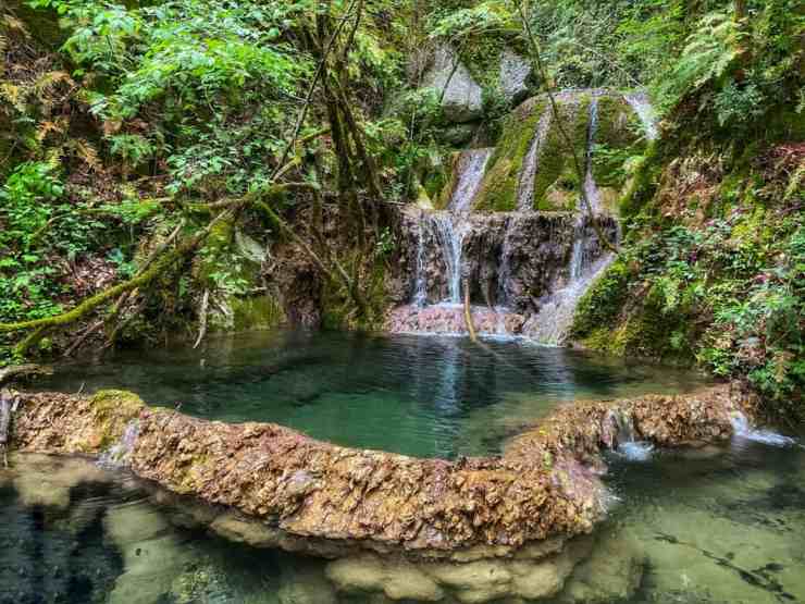 Cascata delle Vallocchie sul Lago del Turano