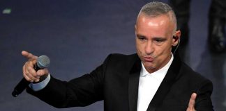 Eros Ramazzotti ringrazia il pubblico