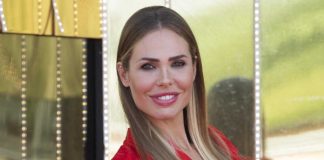 ilary blasi stivaletti a spillo spacco