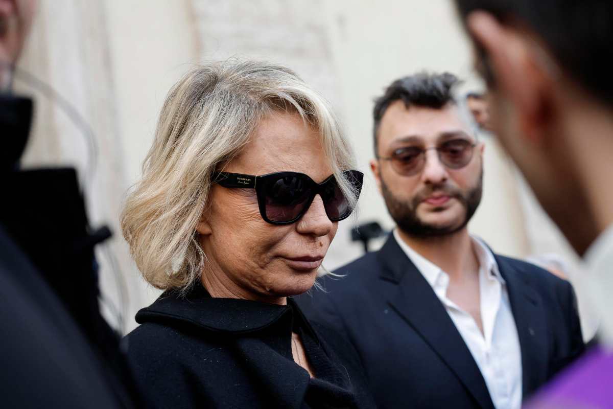 Maria De Filippi funerale Costanzo