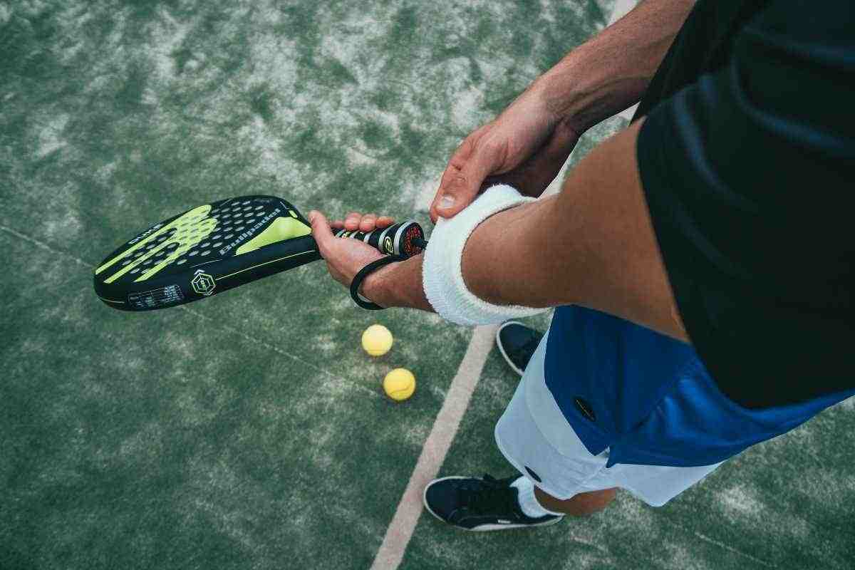 Padel, attenzione agli infortuni