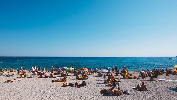 Questa spiaggia in Italia è perfetta per prendere il sole