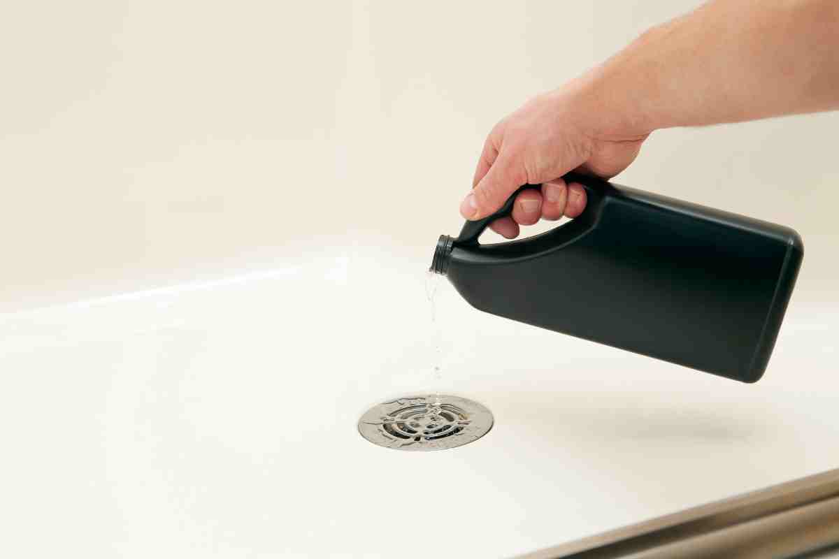 scarico bagno eliminare odore