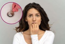 eliminare sporcizia dai tappi del lavandino