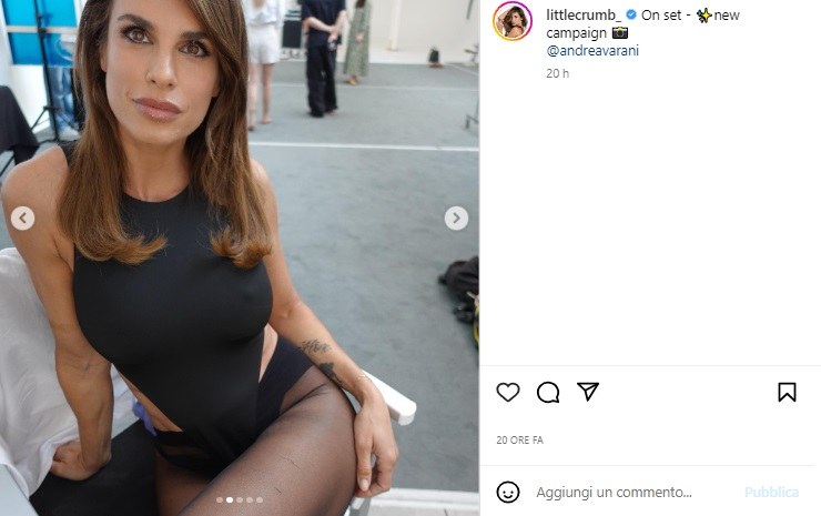 Elisabetta Canalis con uno spacco profondo infiamma il web