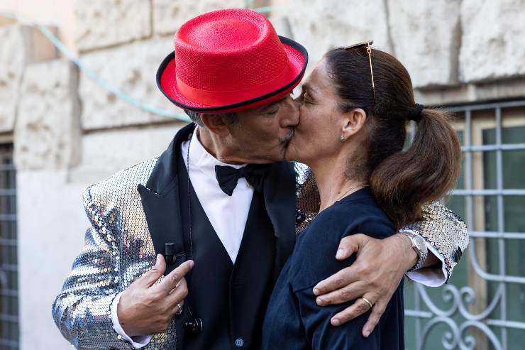 Fiorello e la moglie Susanna commuove tutti