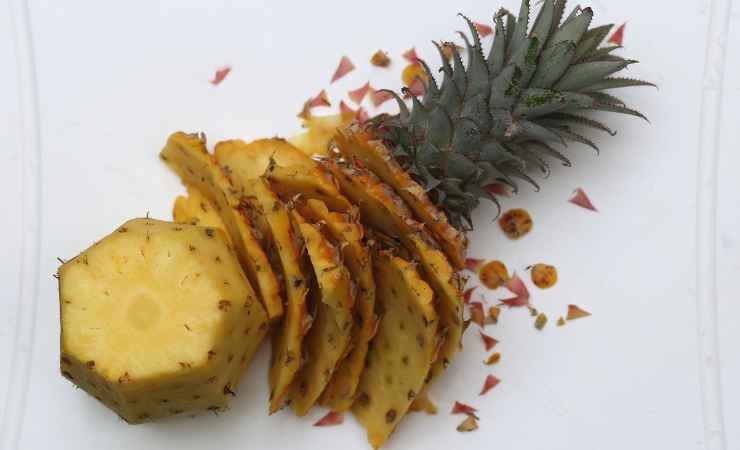 Come riutilizzare le bucce di ananas
