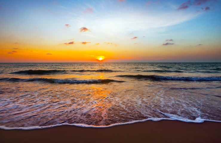 tramonto sul mare spiagge 