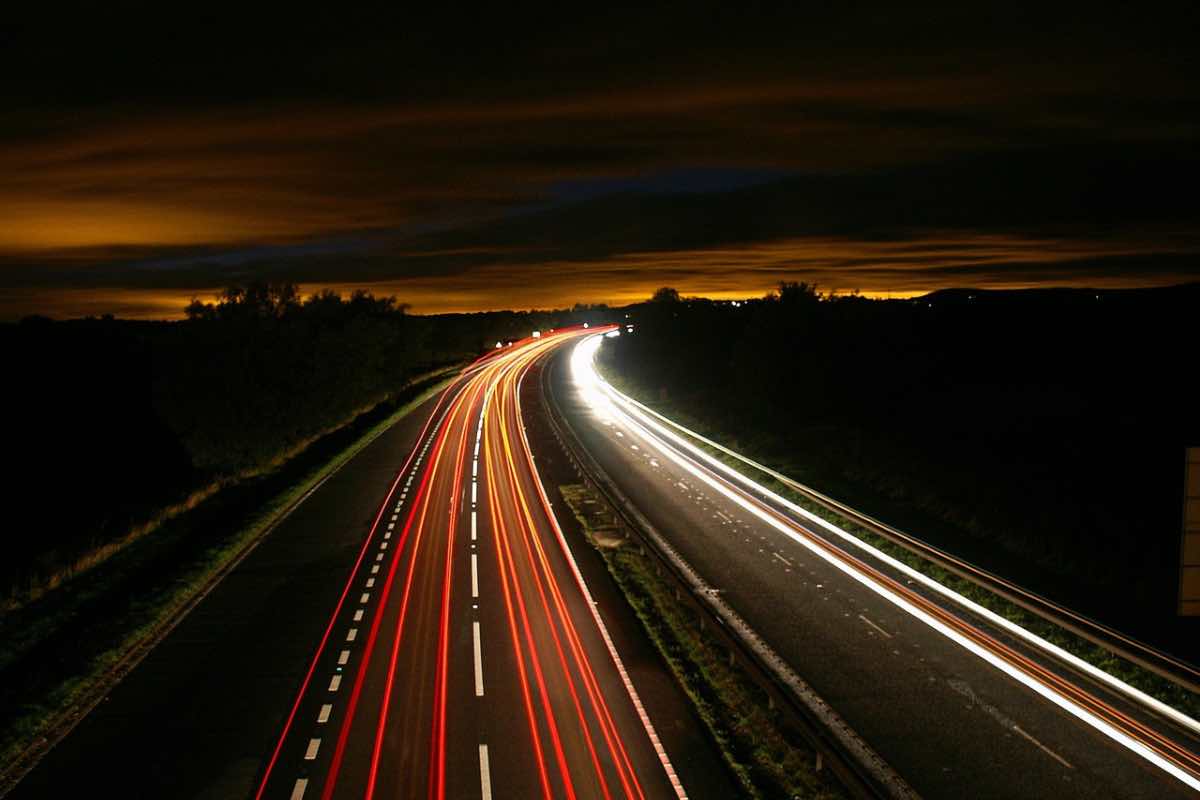 Autostrada, cos’è la corsia dinamica e qual è il suo impatto