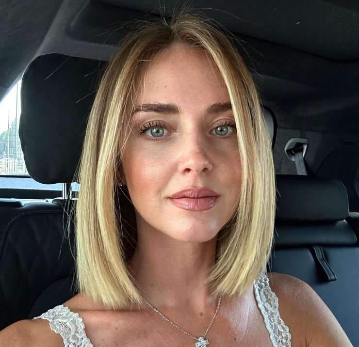 Chiara Ferragni, look come Raffaella Carrà