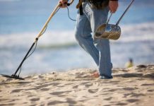 Cercatore oro cosa trova sulla spiaggia